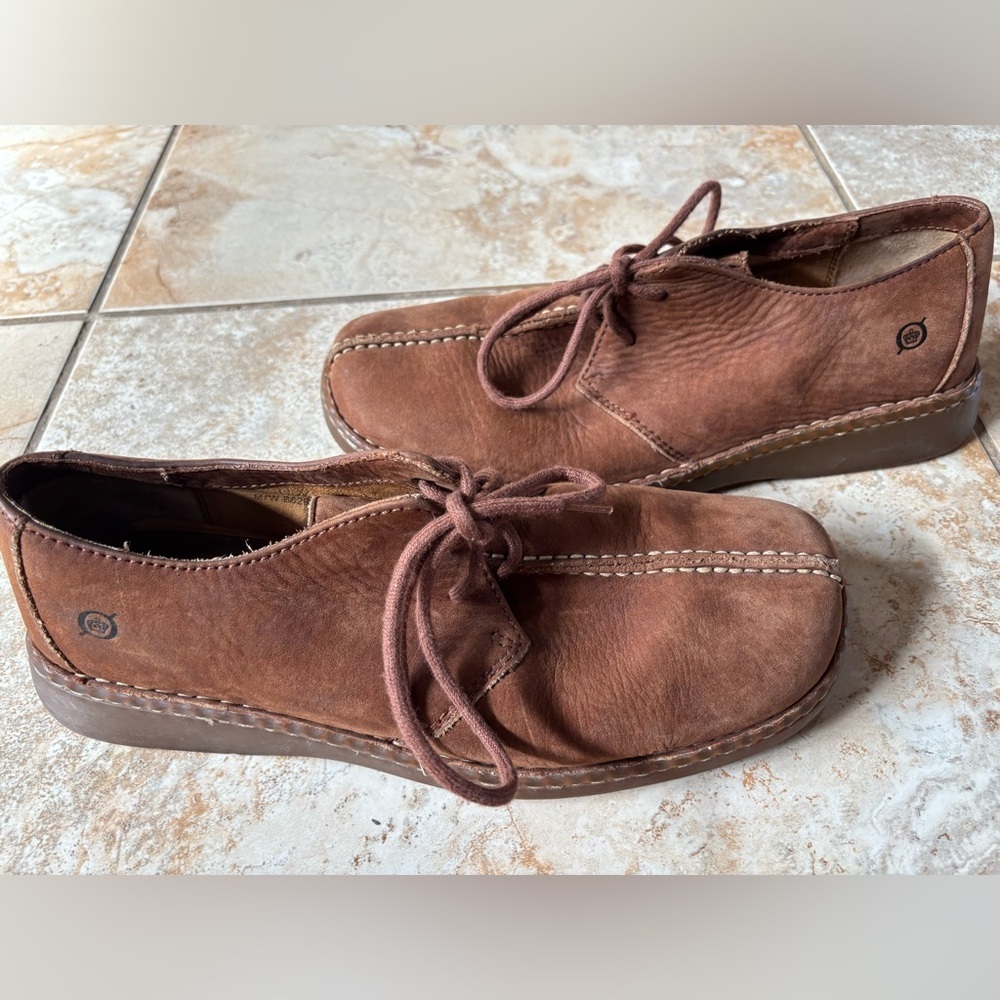 Born Men's Brown Leather Chukka Boots - Picture 4 of 5